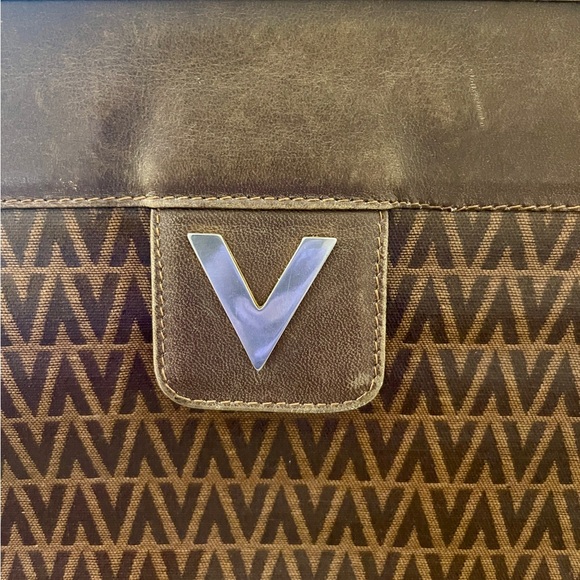 GUC Mario Valentino clutch - Picture 10 of 14